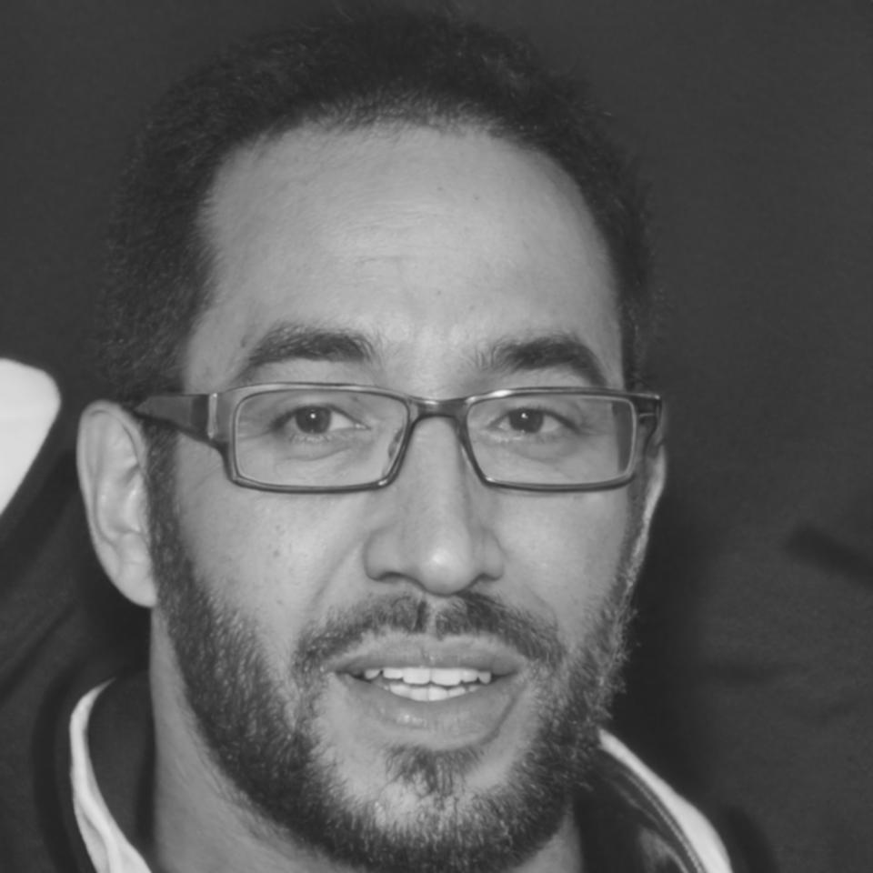 Instructor especializado en análisis financiero